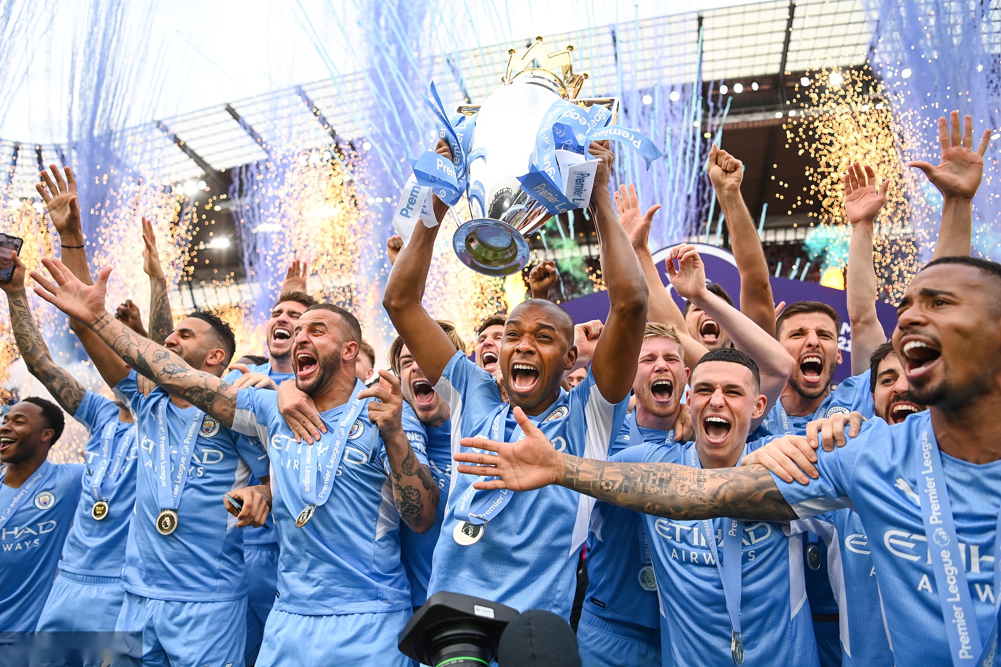 现了足球世 现了足球世